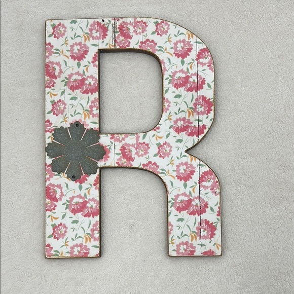 Ashland Rustic Floral R Wall Decor - Picture 6 of 6